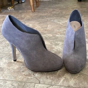 Gray Heels